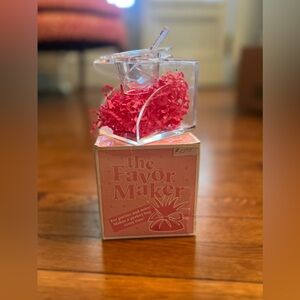 The Favor Maker Gift Box + Pink Fill - Unbranded